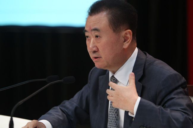 　　　　康纳斯博士，也就是阿谁变异的年夜蜥蜴，你不克不及说他就是一个彻彻底底的年夜反派。